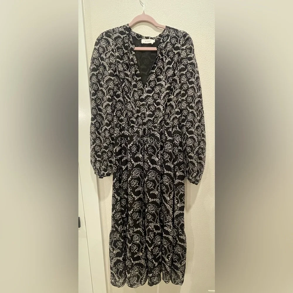 A.L.C Kate Black & White Flowing Floral Cotton & Silk blend midi dress - Picture 2 of 8
